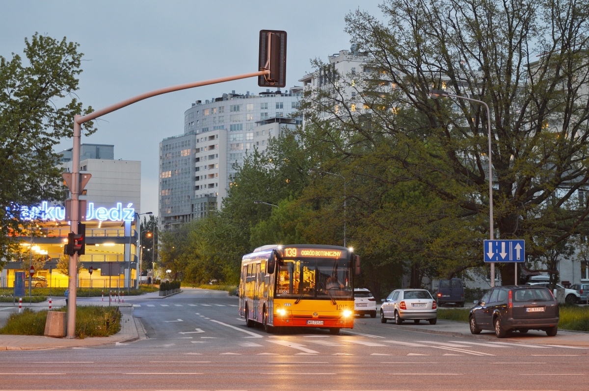 1217
Warszawa, ulica Grabowa wyjazd z pÄtli przy metrze Wilanowska.
