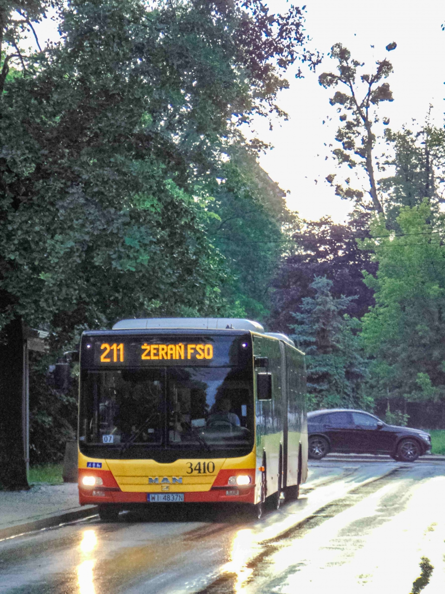 3410
Tak byĹo w poniedziaĹek. Z pozdrowieniami dla kierowcy
Słowa kluczowe: DziwadĹo