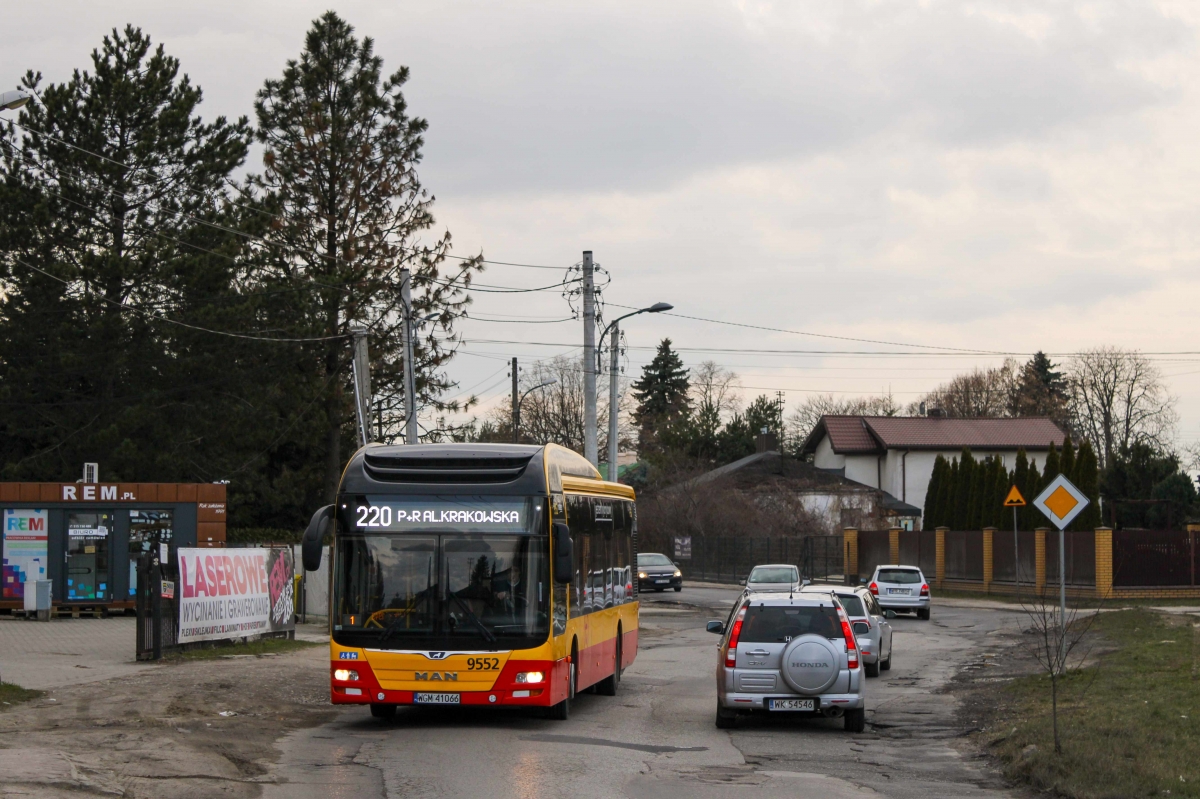 9552
Pozdrowienia dla kierowcy
Nie, nie z Hondy... 

