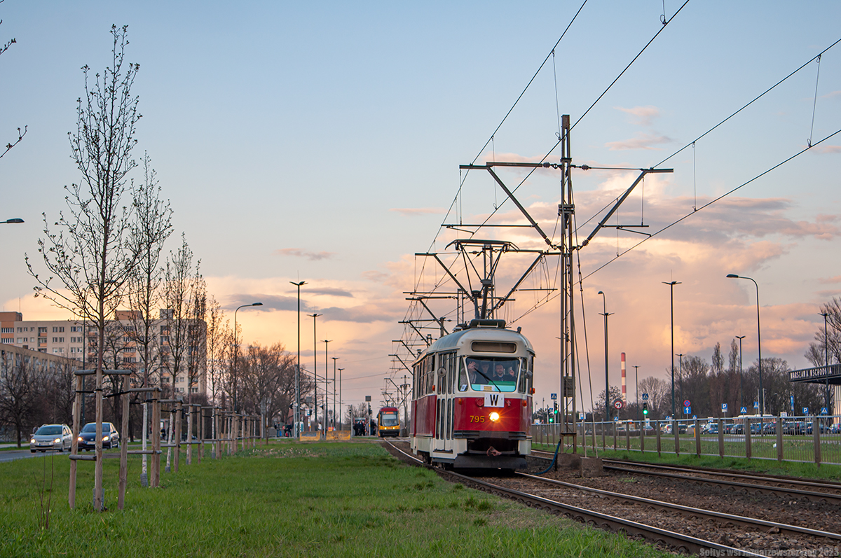 795
Słowa kluczowe: Konstal13N