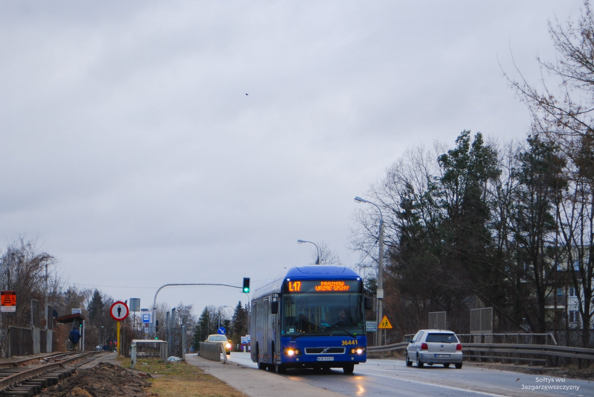 36441
Volvo 7700H uchwycone podczas obsĹugi linii L-17.
