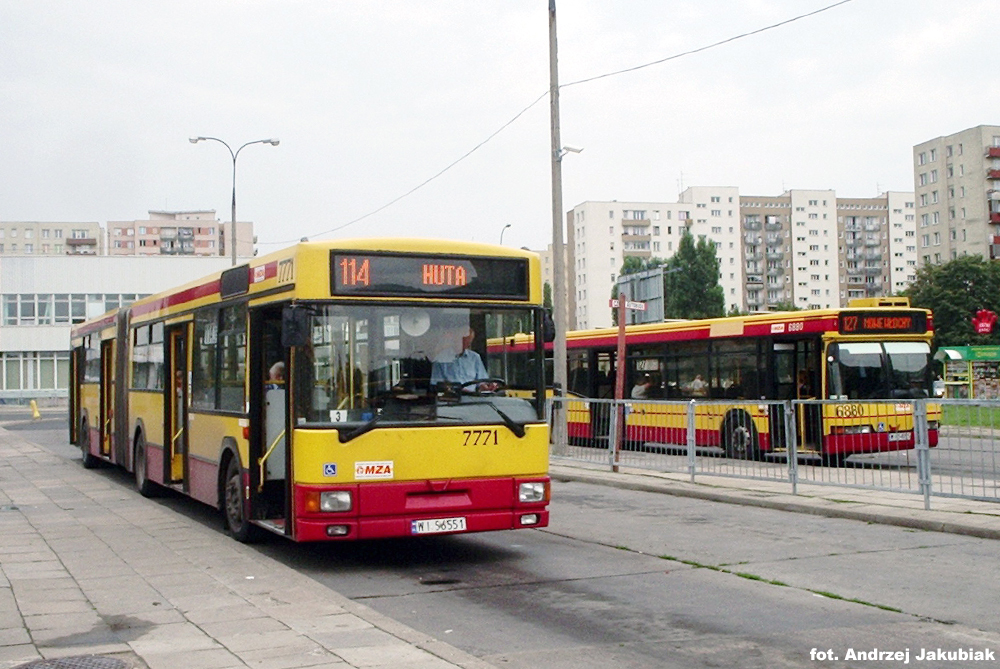 7771
Jelcz M181M #7771 oczekuje na odjazd z pÄtli BrĂłdno Podgrodzie. Tym zdjÄciem witam siÄ z uĹźytkownikami WGKM. Posiadam zdjÄcia z lat 2005 - 2007. JeĹli zĹa zajezdnia proszÄ o poprawienie.
Słowa kluczowe: M181