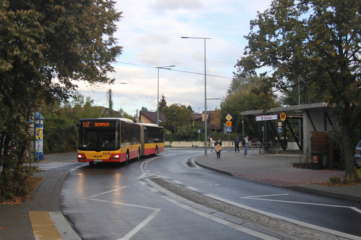 3406
3406 PrzejeĹźdĹźajÄce koĹo nowo otwartej stacji "Zacisze".
