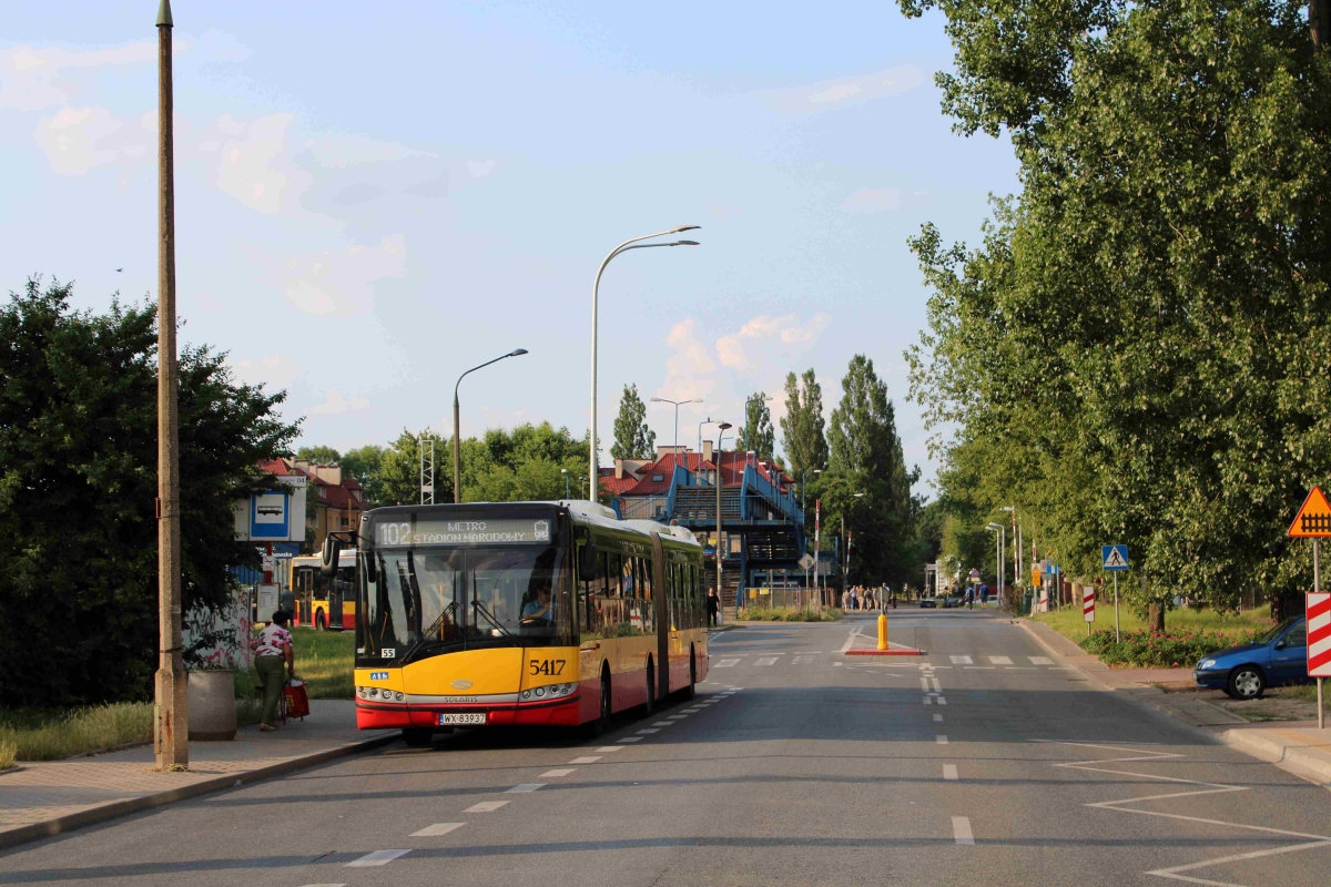 5417
Od 19 czerwca linie 102 i 202 obsĹuguje "Stalowa" przegubowcami.
