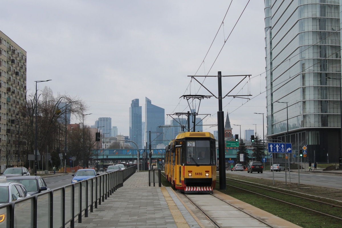 1416+1415
Konstal pędzi przez nowo otwartą trasę tramwajową na Kasprzaka. Co ciekawe przystanek Reduta Wolska został już umalowany przez graficiarzy. Dzień po otwarciu...
Słowa kluczowe: Skyline