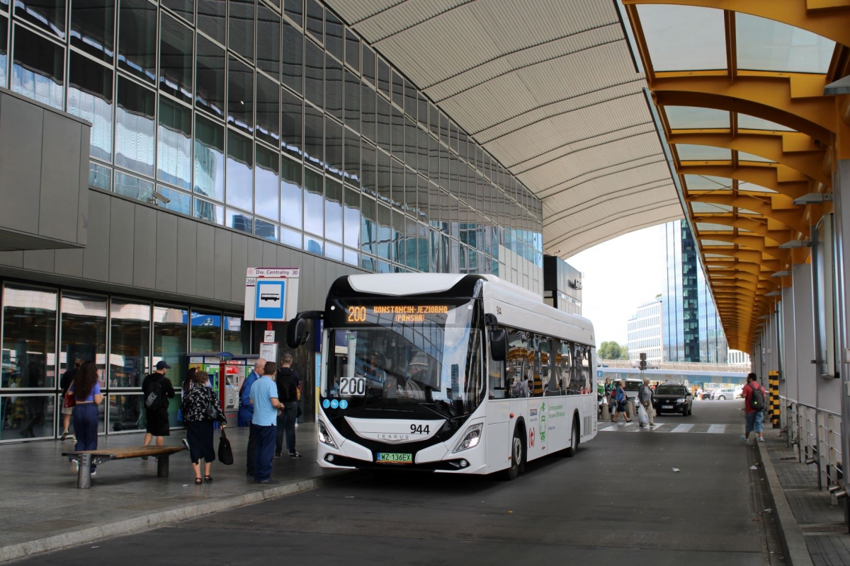 944
Kolejny w tym roku testowiec w MZA. Tym razem Ikarus 120e.
