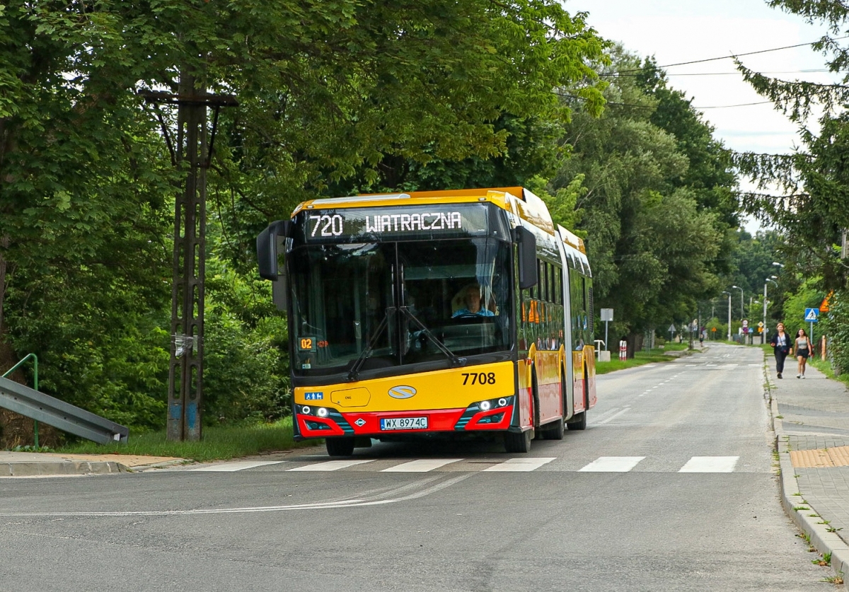 7708
PiÄkna sceneria miasteczka WiÄzowna przed przystankiem PÄcliĹska :)
