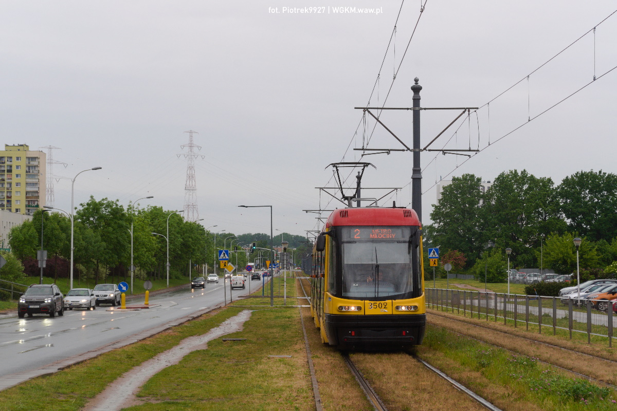 3502
Swing przemierza ul. Ĺwiatowida i zbliĹźa siÄ do przystanku Tarchomin. Pozdrowienia dla motorowego!
Słowa kluczowe: Kelly