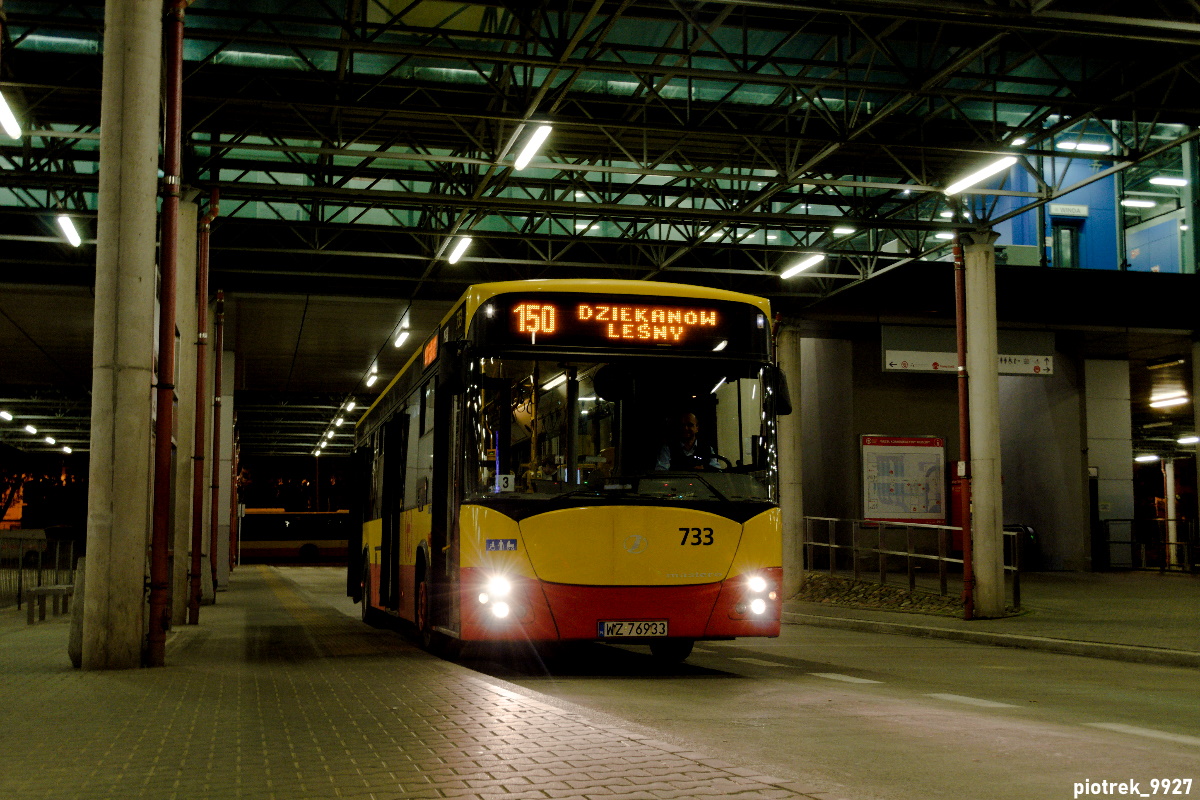 733
Jelczur odpoczywa na pÄtli Metro MĹociny przed ostatnim kursem na brygadzie 3 linii 150. Dzisiejszy pokaz Jelcza na 150/3 moĹźna zaliczyÄ jako ciekawostkÄ, poniewaĹź jest to niecodzienny widok na liniach KMĹ.
Pozdrowienia dla kierowcy!
Słowa kluczowe: M121I