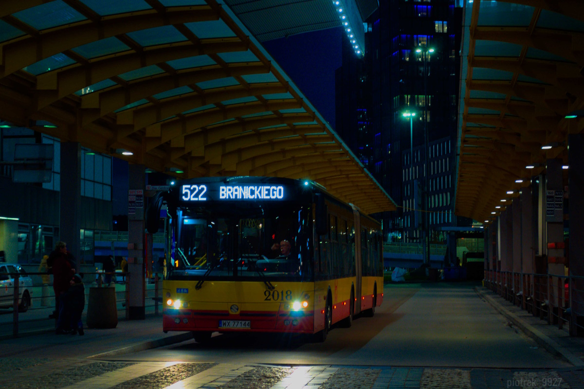 2018
Solbus odbywa 2 minutowÄ przerwÄ na wÄĹşle przesiadkowym Dworzec Centralny, gdzie pĂłĹşniej uda siÄ w kierunku kraĹca Branickiego. 
