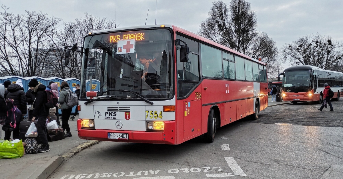 7554
Mercedes O408 "Tofik" z PKS GDAĹSK jako autobus humanitarny do GdaĹska.
Słowa kluczowe: DziwadĹo