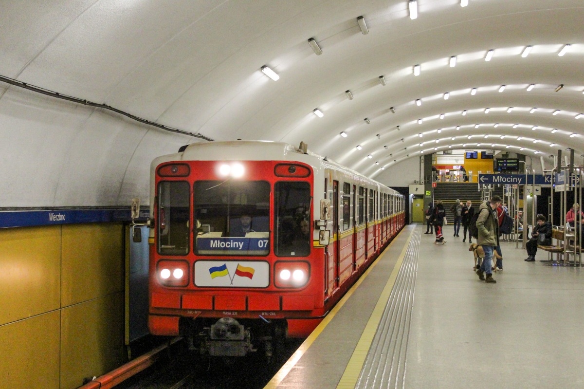 013 + 417 + 418 + 426 + 427 + 014
Jeden z ostatnich kursĂłw skĹadu o numerze 07
