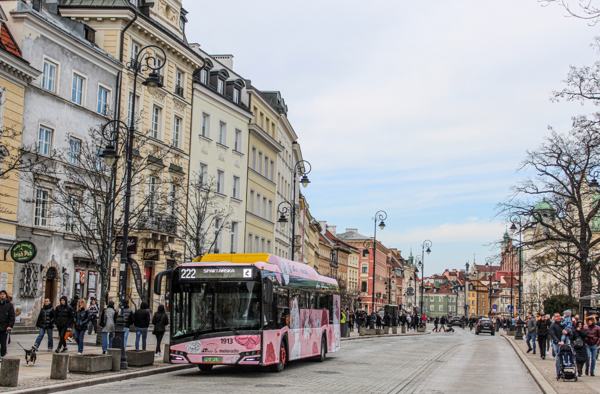 1913
Mimo Ĺźe Solaris w okleinie miaĹ kursowaÄ do 8 marca, to jednak po tym dniu takĹźe wyjechaĹ na ulice
