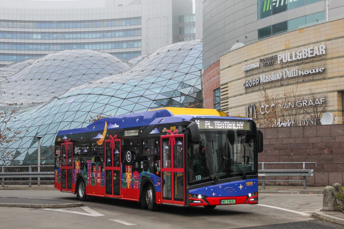 1919
ĹwiÄteczny Autobus Radia Kolor i MZA
