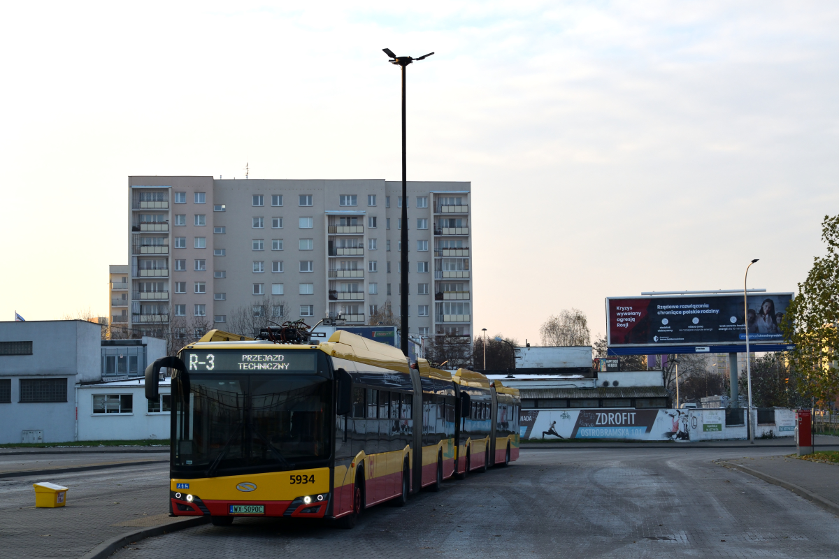 5934
ChwilÄ przed rozpoczÄciem Zimy 2022, elektryki na 111 to juĹź codziennoĹÄ.
