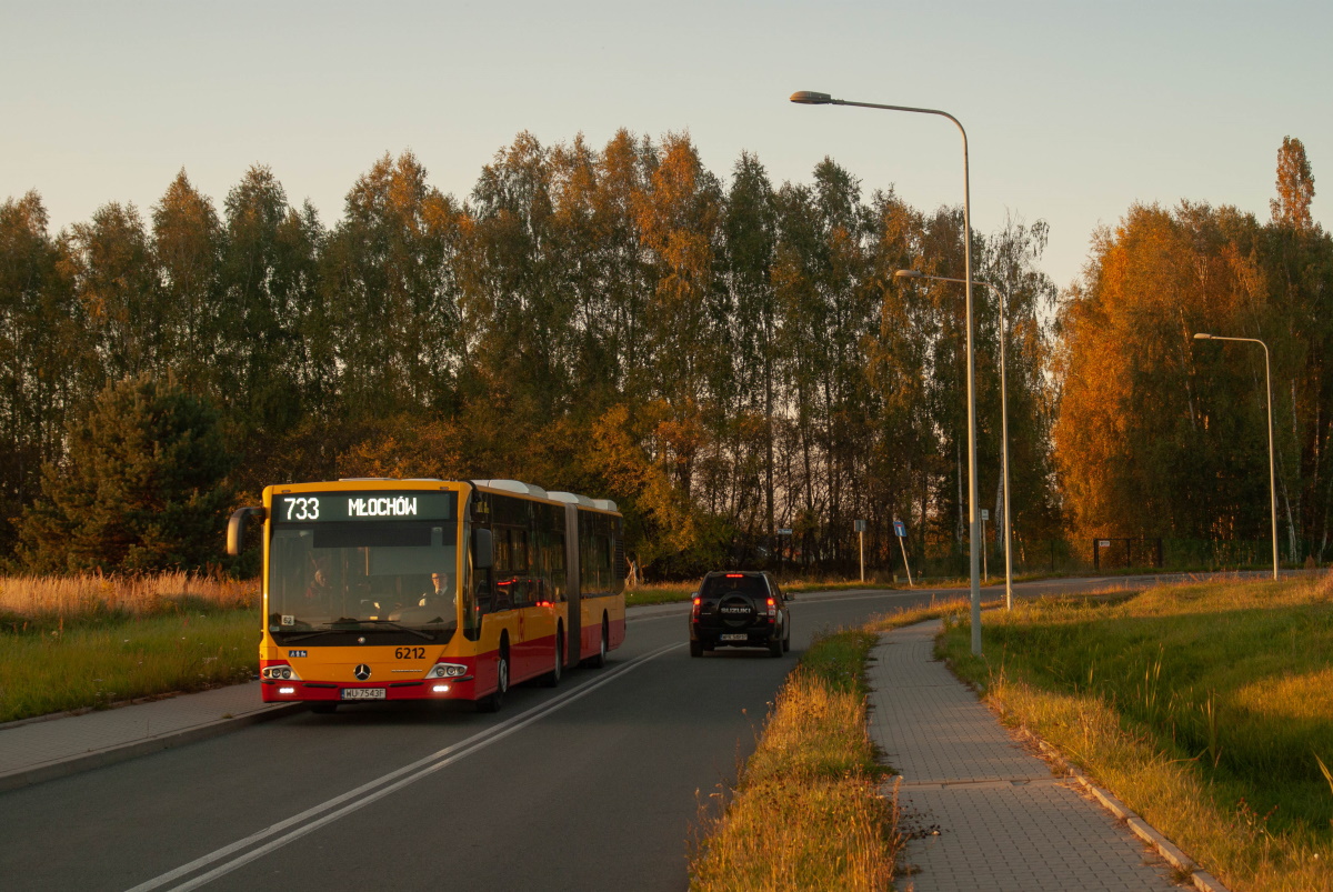 6212
Mercedes w poĹpiechu jedzie w kierunku MĹochowa, miaĹ on w tym momencie 20 minut opĂłĹşnienia.

