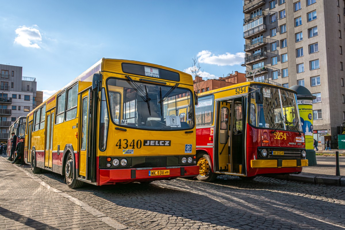 4340
Słowa kluczowe: 120M 20-lecie_zamkniÄcia_zajezdni_CheĹmska