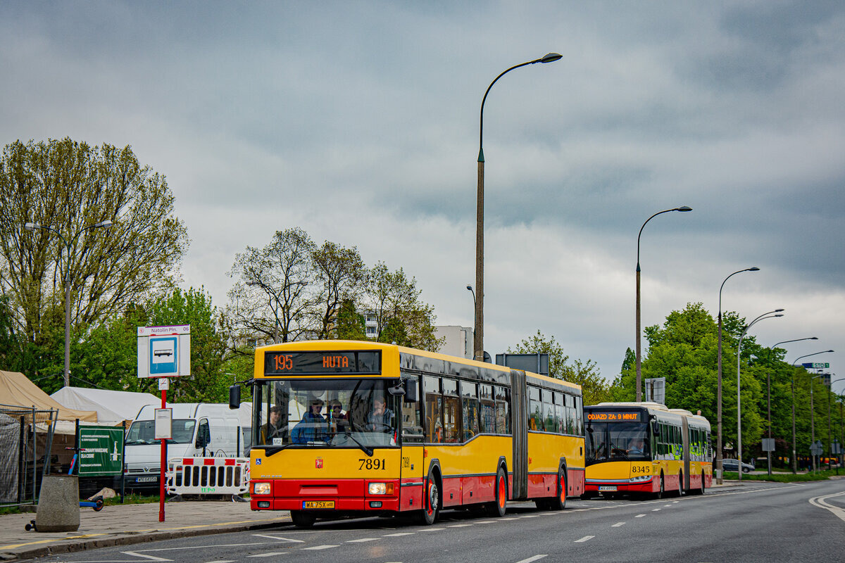 7891
W ostatniÄ niedzielÄ, jedni siÄ zajadali parĂłwkami, a drudzy odkurzali UrsynĂłw po starej trasie 195 :)
Nie ukrywam, Ĺźe zbieĹźnoĹÄ terminĂłw wyszĹa przypadkowo...
Słowa kluczowe: M181