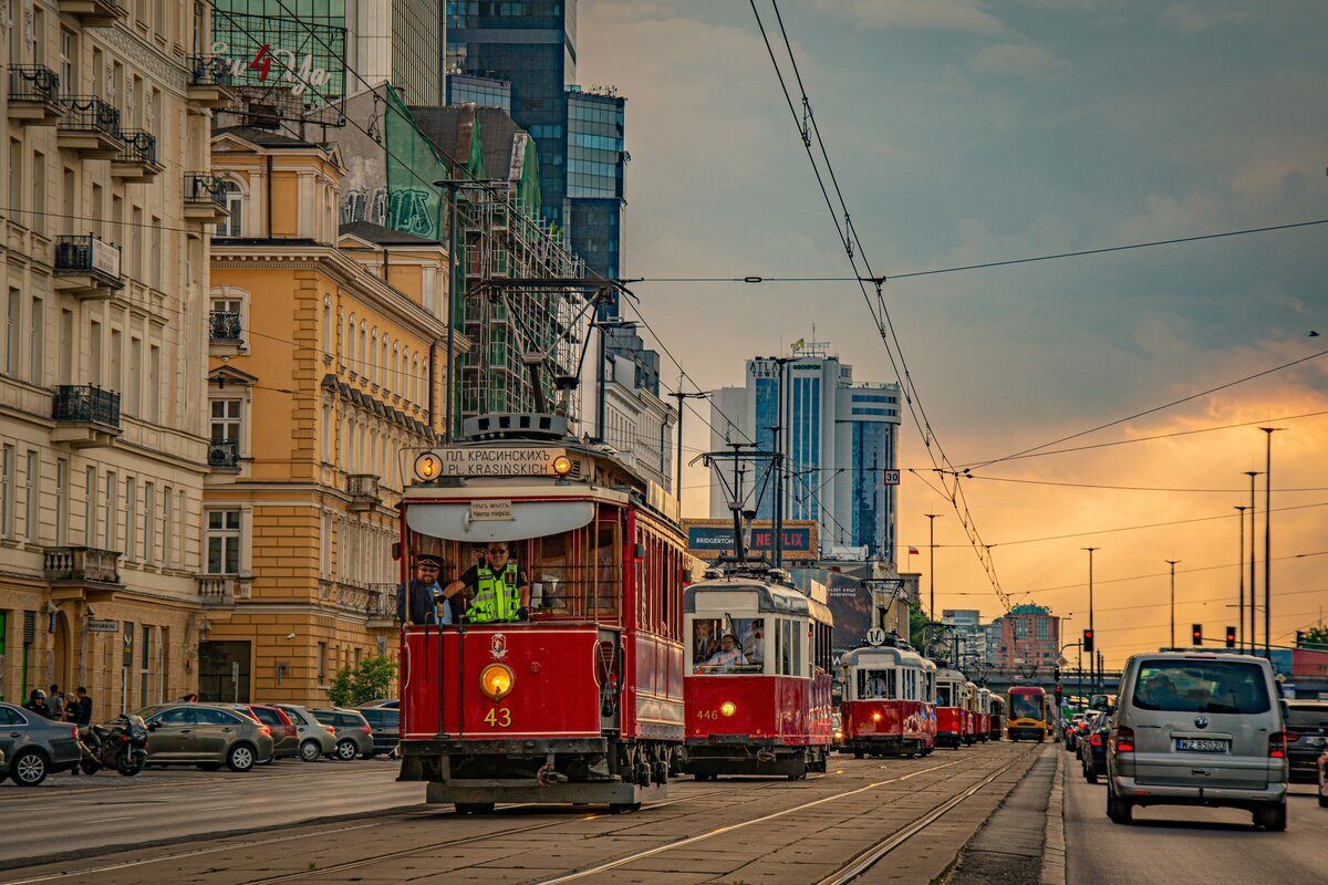 43
Słowa kluczowe: Parada NM2024 ZachĂłd