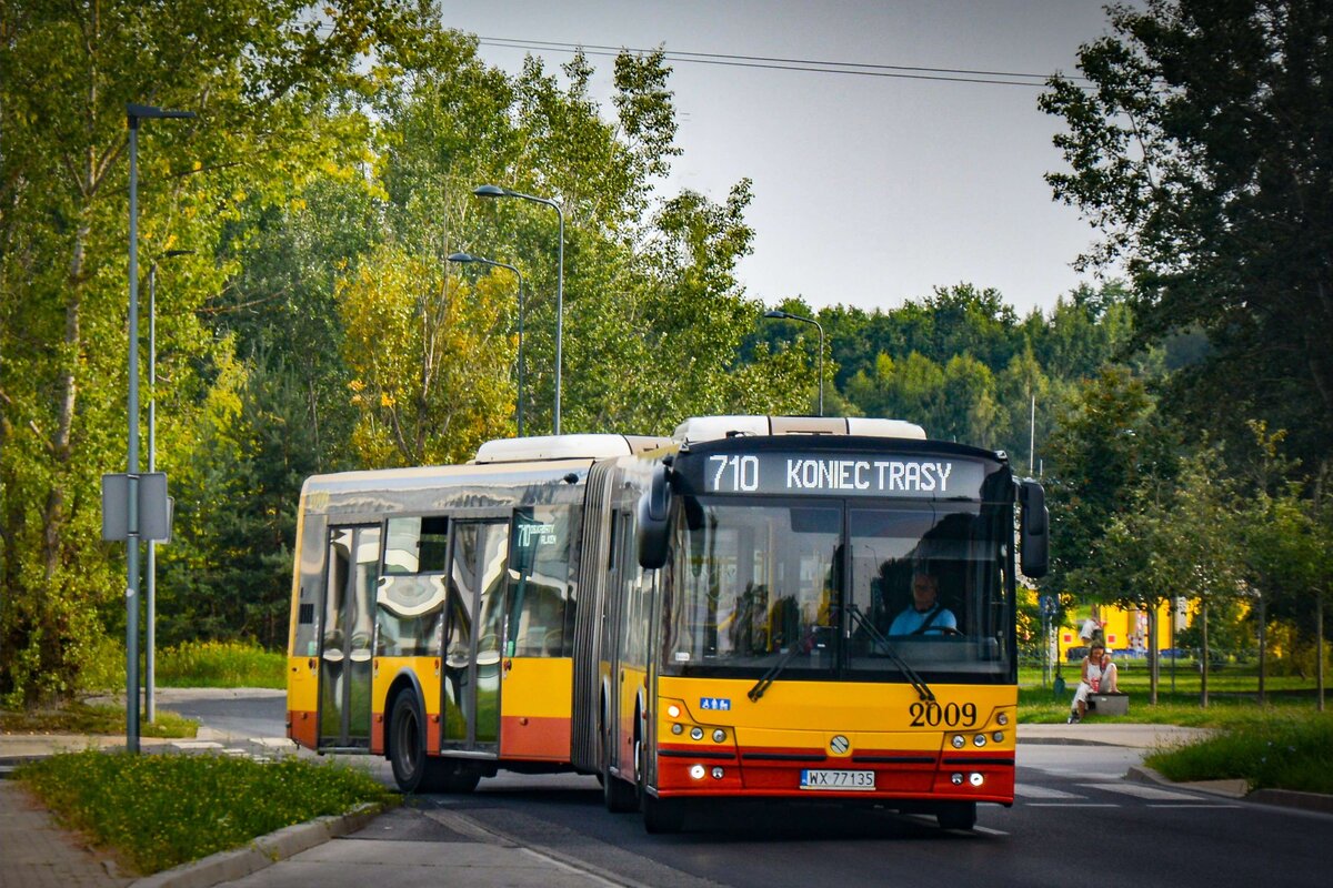 2009
Przypadkiem uchwycone zastÄpstwo za Mobka. Pozdrowienia dla kierowcy :)
Słowa kluczowe: DziwadĹo