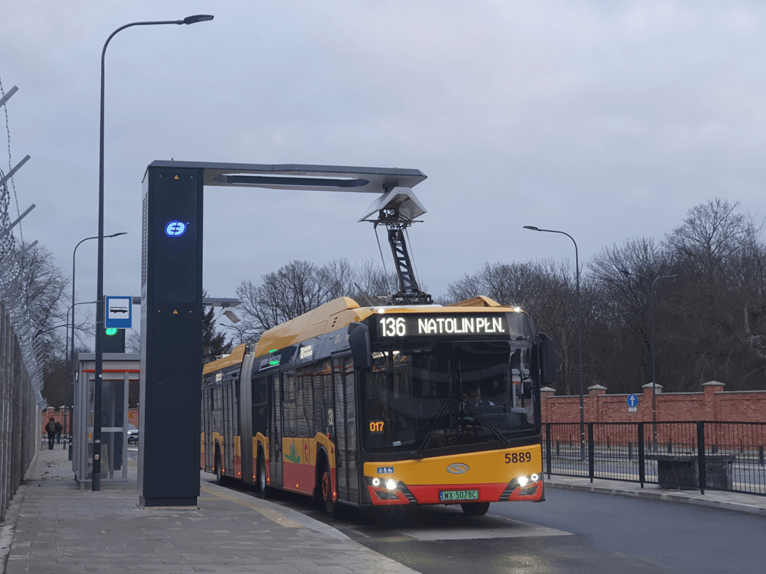 5889
Tak wyglądało pierwsze ładowanie 136 na pętli Ostroroga...
