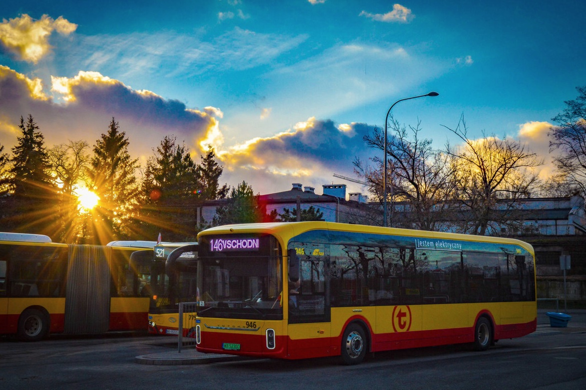 946
Pozdrowienia dla @1017fan
Słowa kluczowe: Zachód