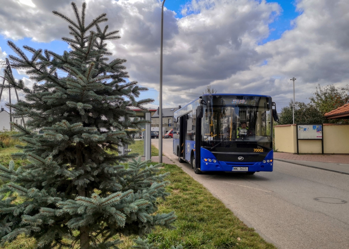 70002
Przejazd prĂłbny Ĺladem przyszĹej nowej linii na terenie gminy Lesznowola. W ciasnych uliczkach Zamienia jest trochÄ rzeczy do skorygowania. Zobaczymy, co z tego wyjdzie:)

