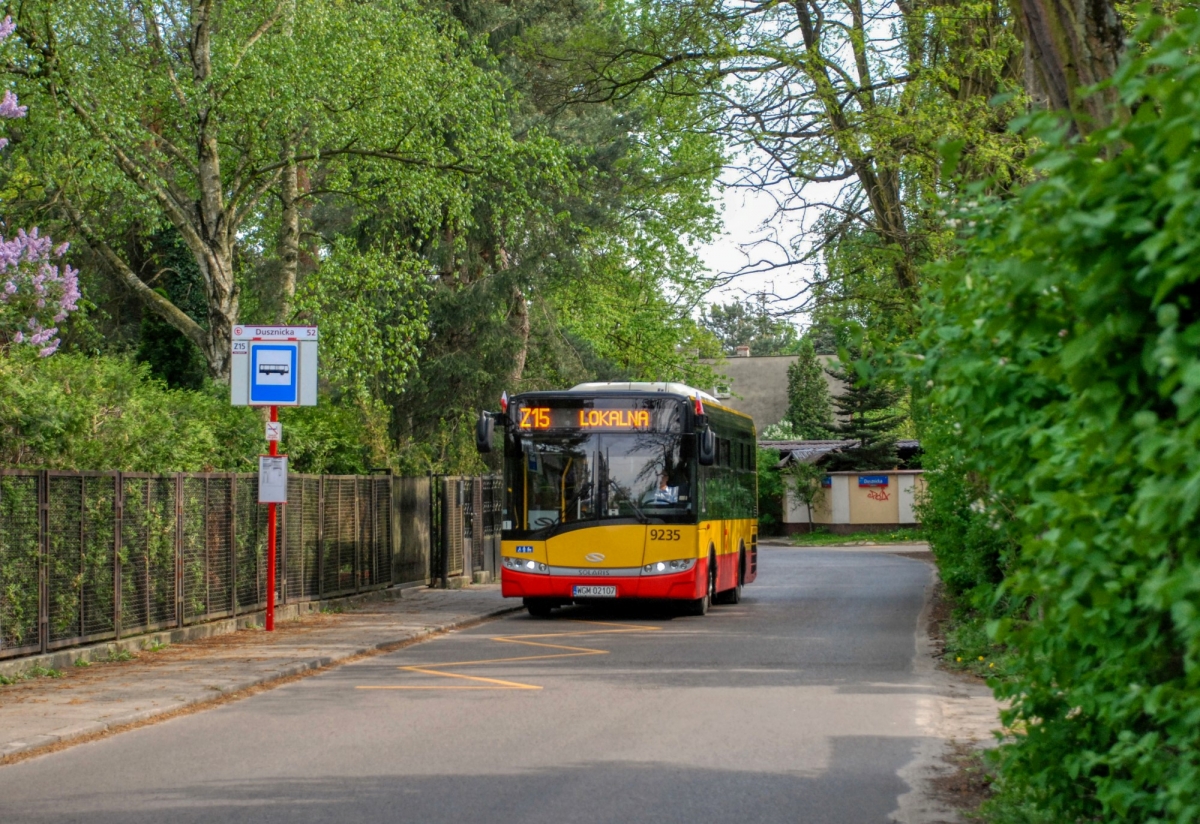 9235
W zwiÄzku z budowÄ PoĹudniowej Obwodnicy Warszawy i zamkniÄciem jezdni na ul. PatriotĂłw w 2018 uruchomiono ZetkÄ zastÄpujÄcÄ 115. SwojÄ drogÄ, nazwa na wyĹwietlaczu doskonale oddaĹa charakter tej linii:)
