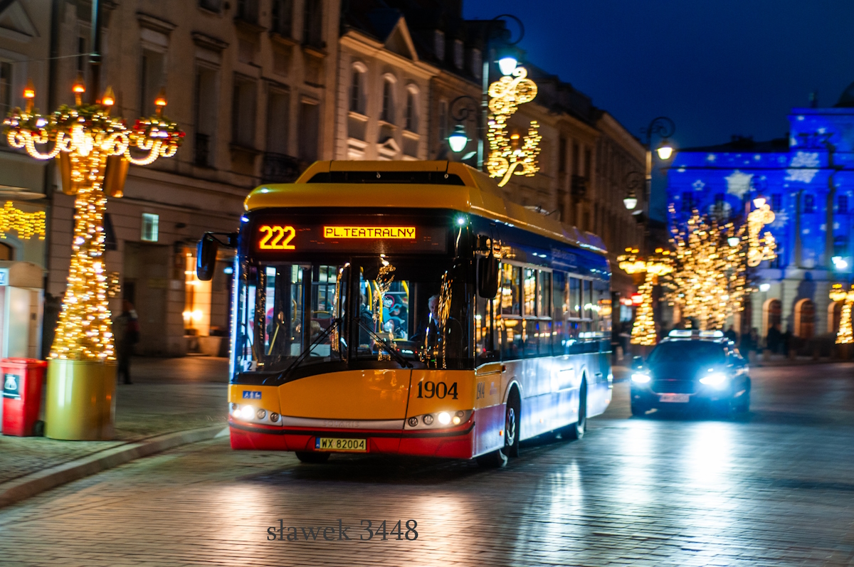 1904
Autobus na wÄgiel  marki solaris, robi pĂłĹkurs, pozdrowienia dla znajomego kierowcy. 
