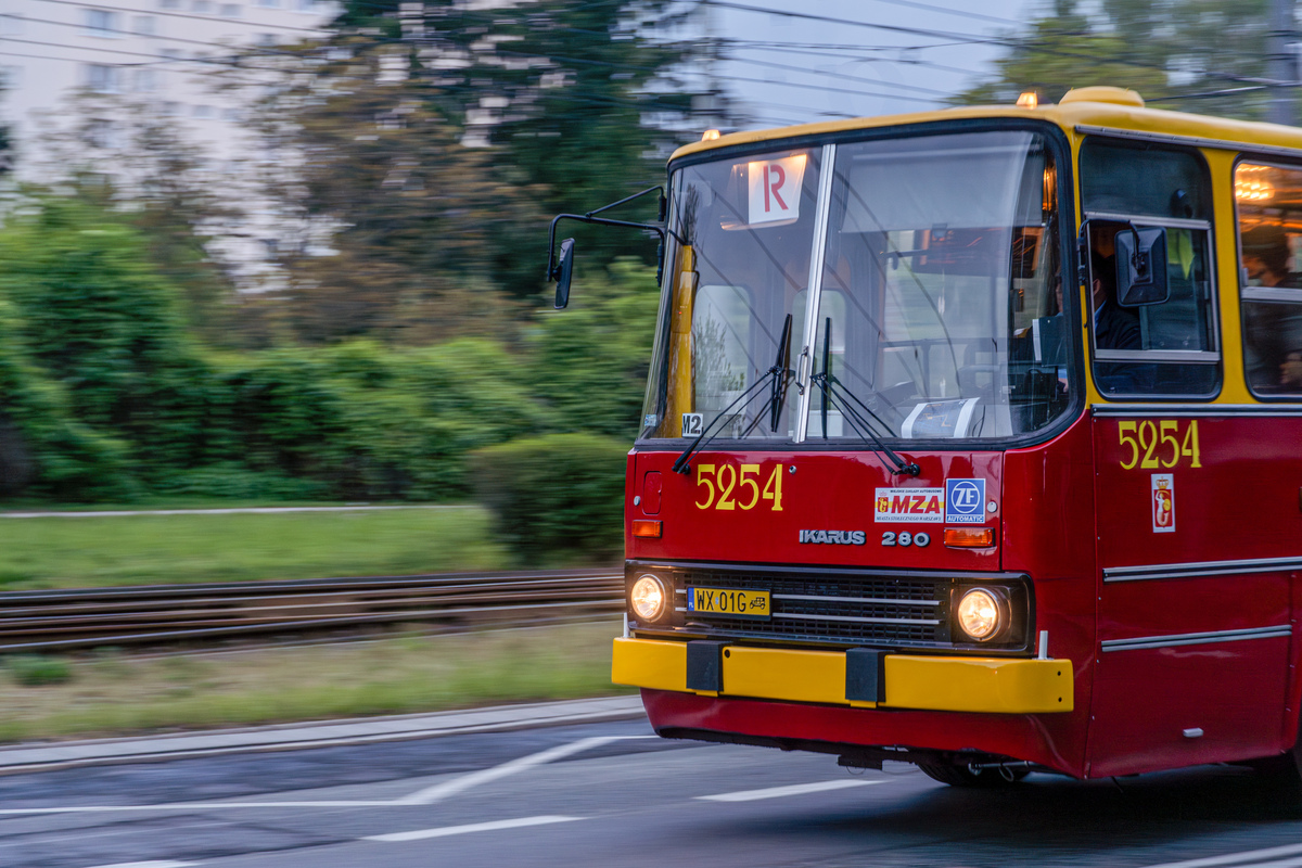 5254
Słowa kluczowe: Panning
